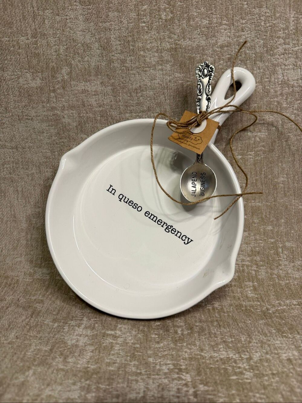 NWT MudPie In Queso Emergency Skillet Dip Ceramic Serving Set With Spoon White